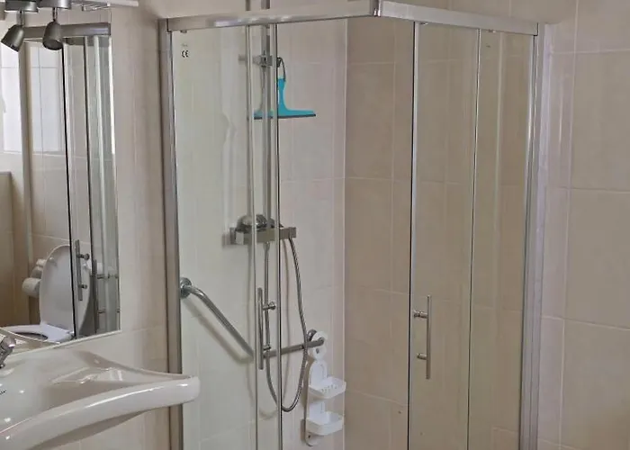 Grand Meublé-juan Pins-logt 5 * Antibes